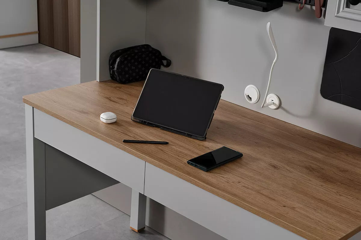 Carizma Study Desk